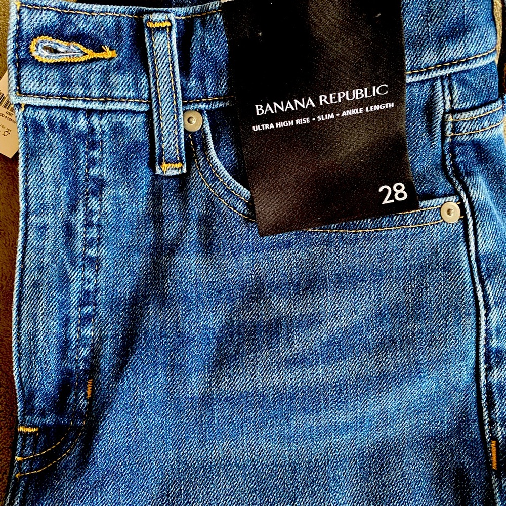 Authentic Banana Republic High Rise Skinny Ankle Jeans, Size 28.